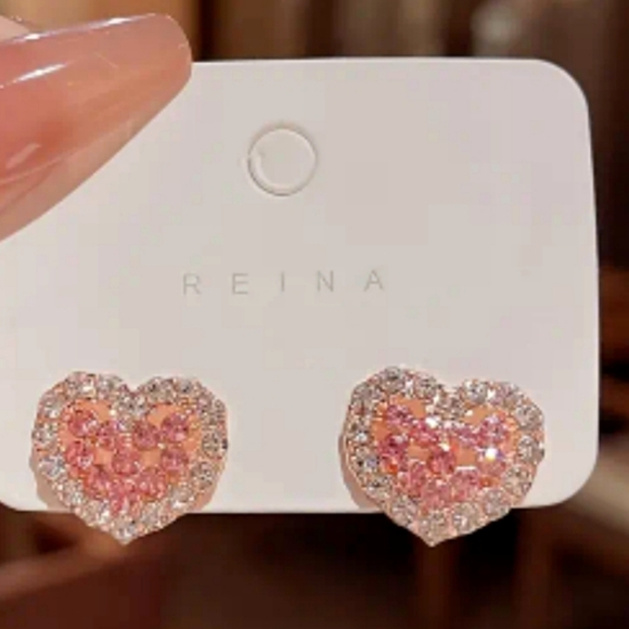 Heart Rhinestones Stud Earrings - Picture 4 of 5